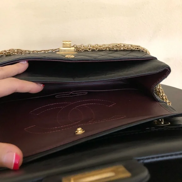 Classic and iconic Chanel reissue 2.55 in black calf leather. Like new condition - Picture 8 of 11